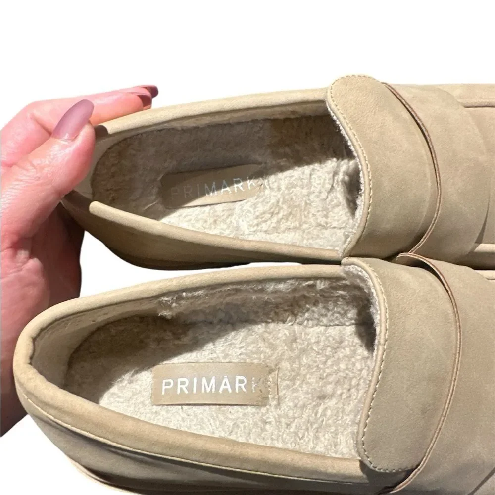 Primark Women's Size 9 Beige Faux Fur Lined Lug Sole Platform Loafers